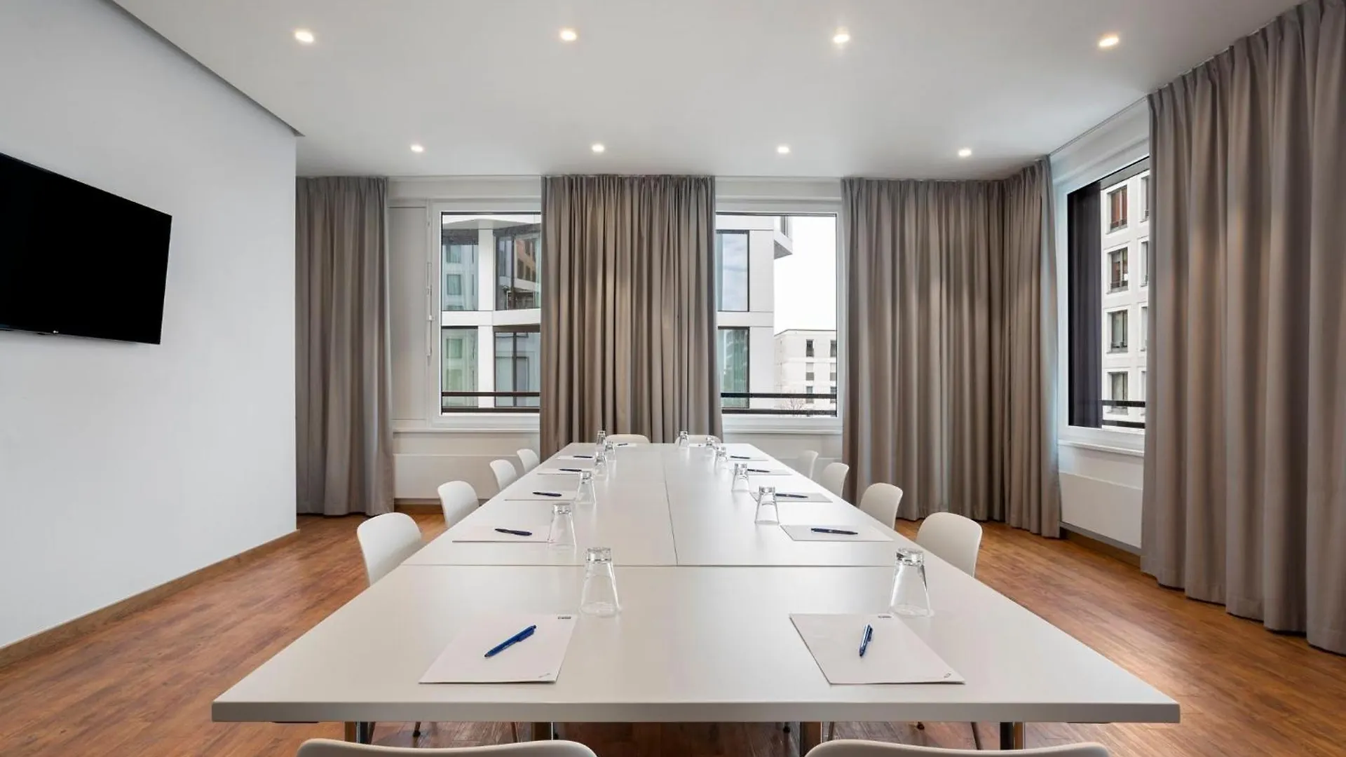 Отель Holiday Inn Express Munich City West By Ihg