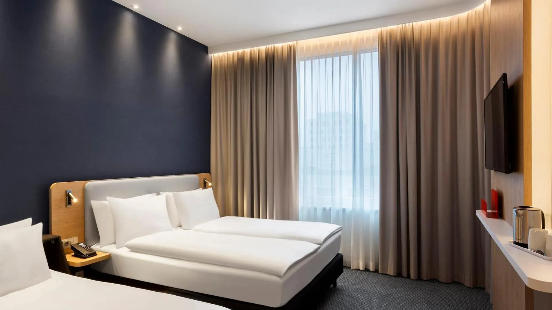 Holiday Inn Express Munich City West By Ihg Германия