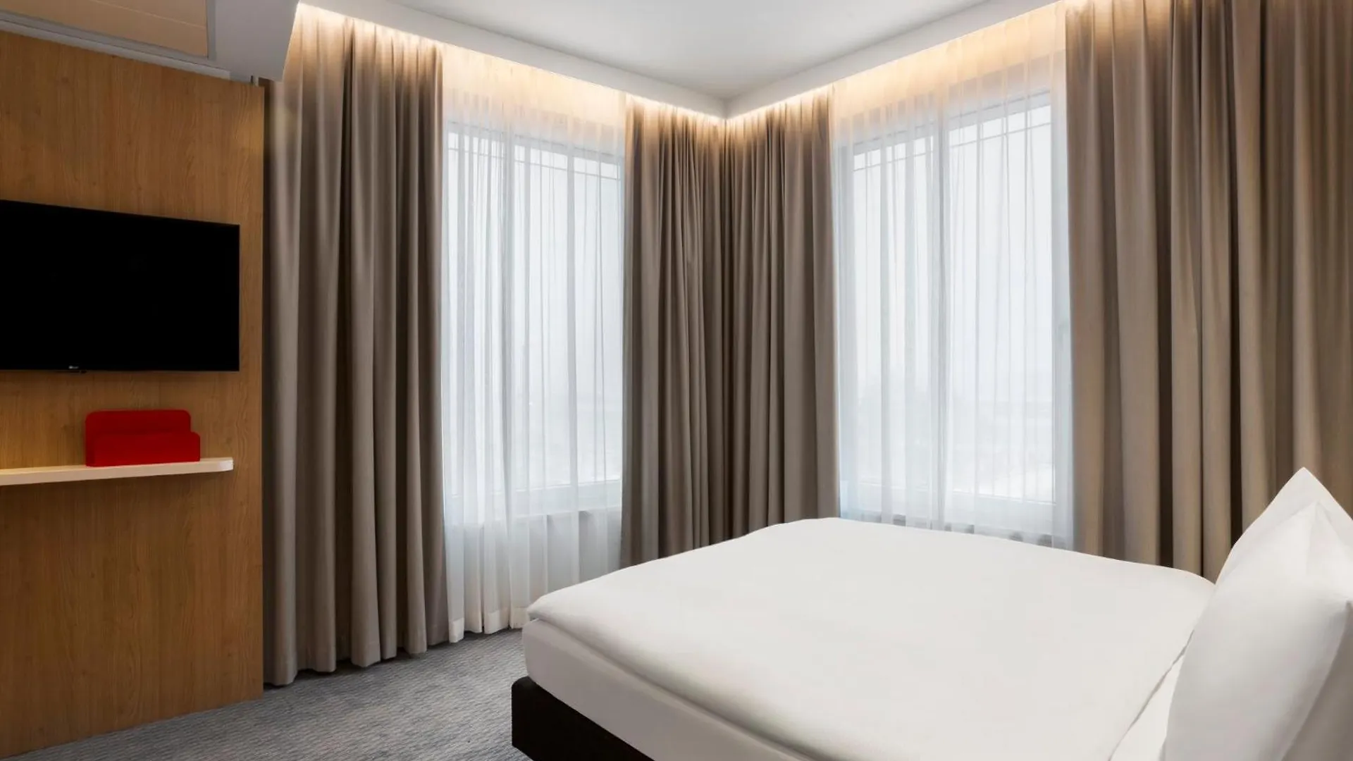 Holiday Inn Express Munich City West By Ihg 3*,