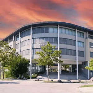 Four Munich Neue Messe Отель