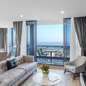 ***** Hotel Meriton Southport Australia