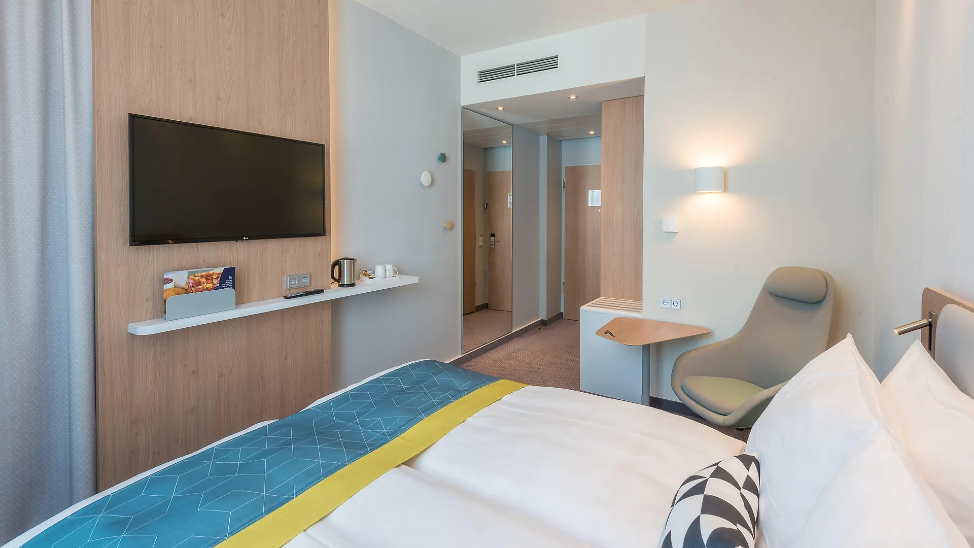 Holiday Inn Express Munich City West By Ihg Hotel
