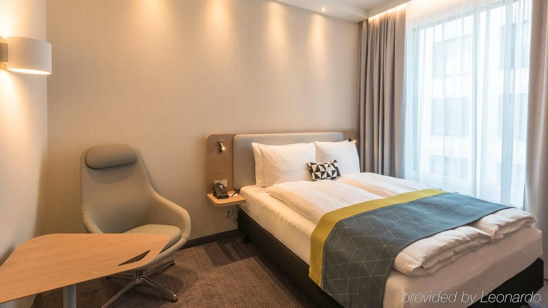 Holiday Inn Express Munich City West By Ihg 3*,