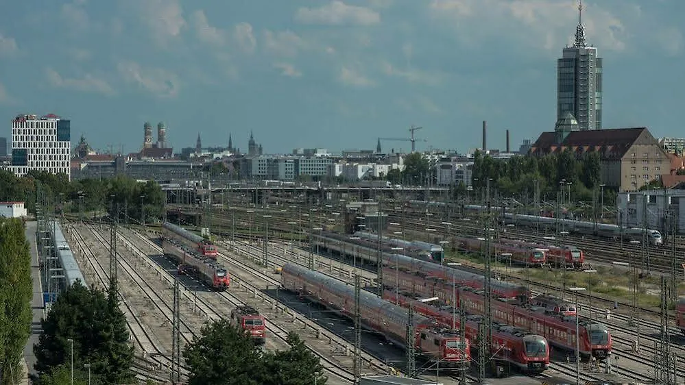 Отель Holiday Inn Express Munich City West By Ihg